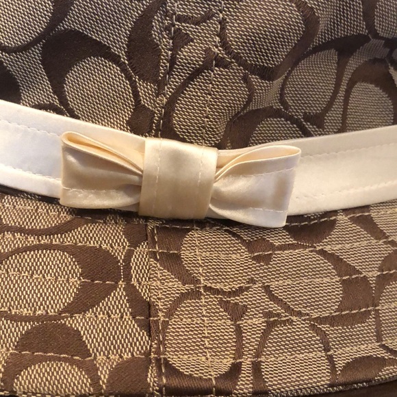 Coach Bucket Hat Worn 1x! Authentic! original box - Picture 3 of 8